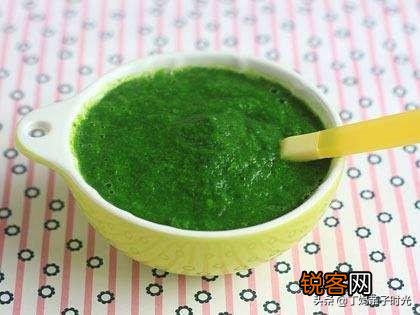 如何给六个月的宝宝做土豆泥和菜？