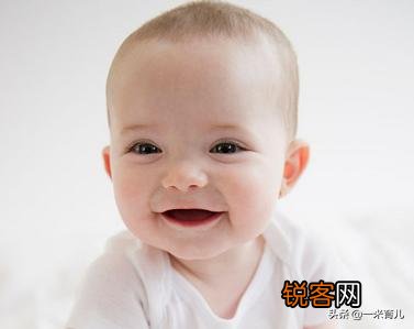 孩子6个月多一点,刚接触辅食,想给他添点零食,有什么推荐吗？