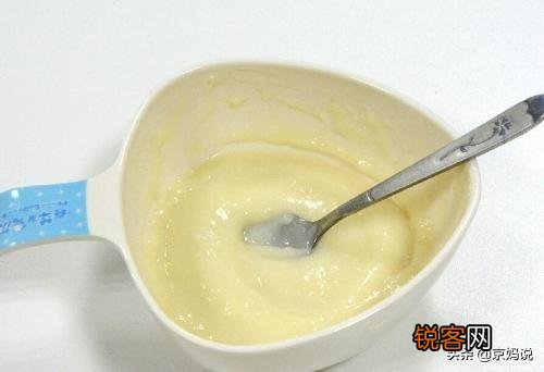我家宝宝7个月了,都应该添加什么辅食呢？6个月只吃母乳和米粉？