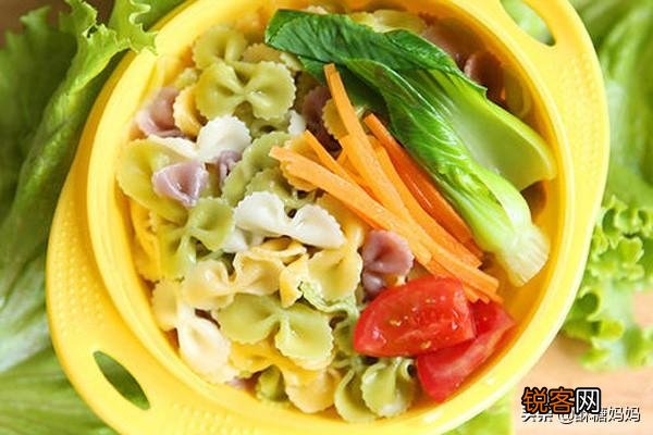我家宝宝7个月了,都应该添加什么辅食呢？6个月只吃母乳和米粉？