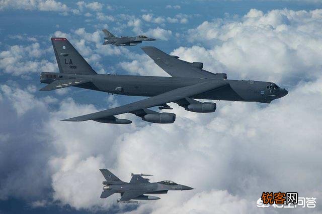 美国“林肯”号航母进入阿曼湾,俄媒:美国攻打伊朗或有3种模式,伊朗有何反击措施？