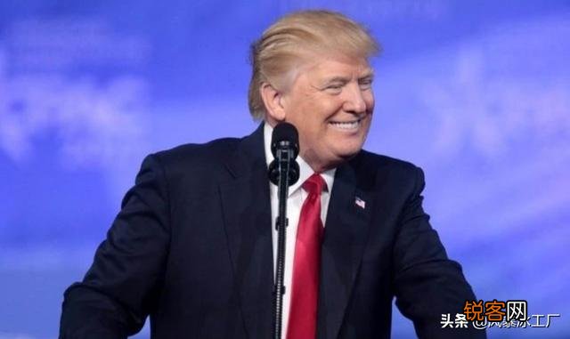 美准航母穿越霍尔木兹海峡,被伊朗发射一枚导弹“吓回”；美国在波斯湾是外强中干吗？