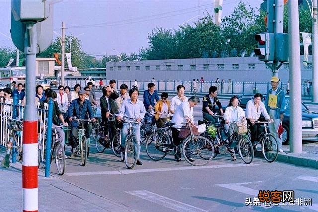 你从什么时候开始意识到中国正在逐渐变强？