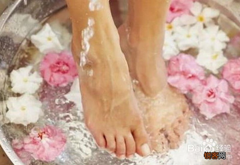 几点泡脚时间最佳 泡脚多少分钟最合适