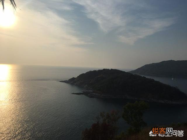 为什么去泰国旅行到处都是中文,有的泰国人也会点汉语？