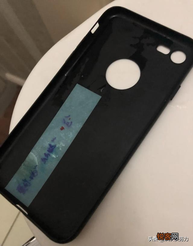 你在你人生伴侣的的手机里发现过什么秘密？