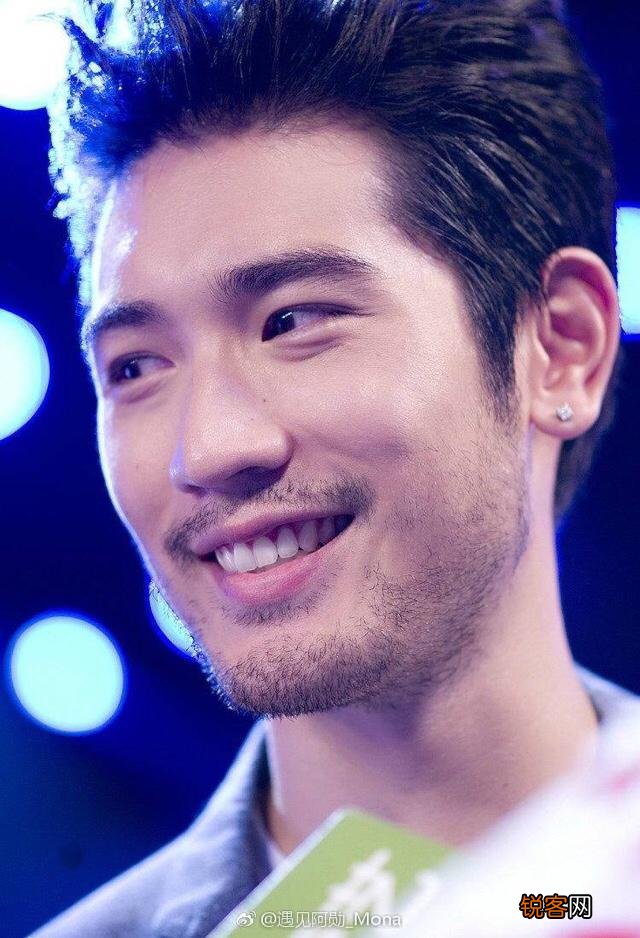 哪个言情小说的男主是你最喜欢的？为什么？