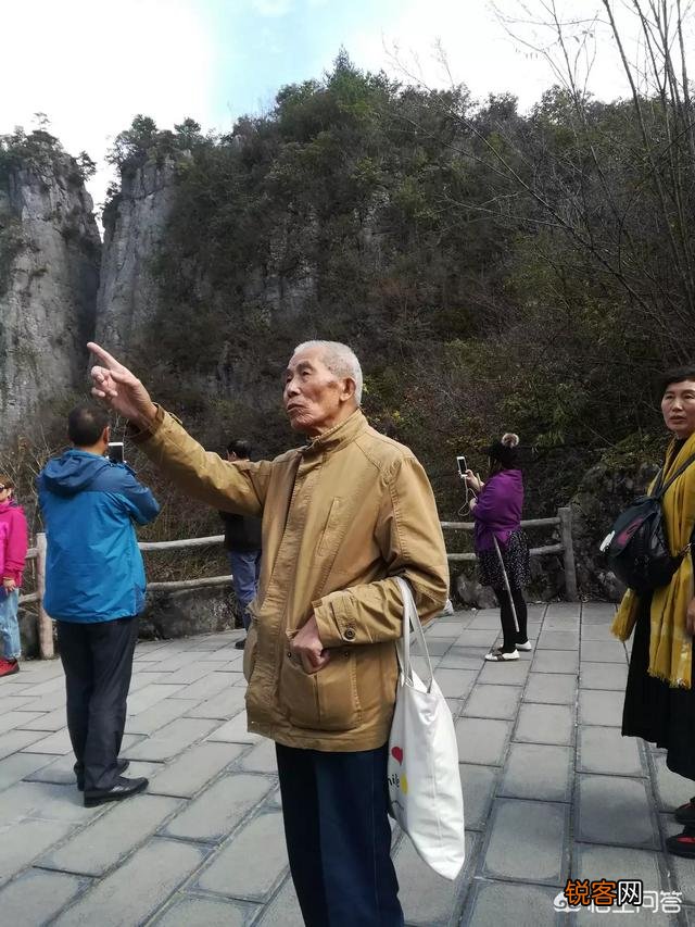 打工挣钱与投资赚钱在当今社会,哪个是更好的选择?