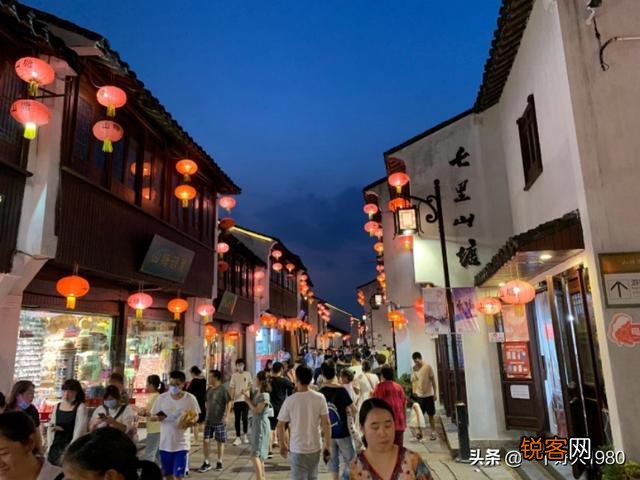苏州有什么特色地方或者是好玩的地方？