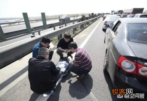 高速上堵车的时候,你都遇到哪些奇葩事？