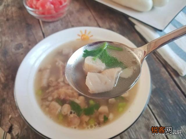 早餐吃牛奶和面包好,还是吃汤圆,饺子好？怎样吃早餐更营养？