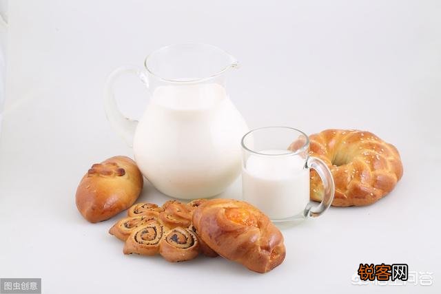 早餐吃牛奶和面包好,还是吃汤圆,饺子好？怎样吃早餐更营养？