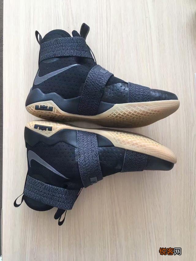 到目前为止穿过最舒服的篮球鞋是哪双？