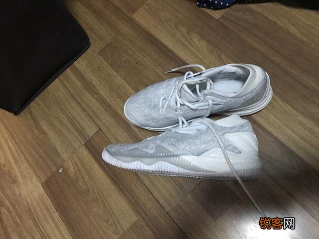 到目前为止穿过最舒服的篮球鞋是哪双？