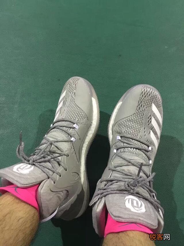 到目前为止穿过最舒服的篮球鞋是哪双？