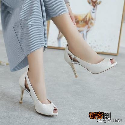 上班穿高跟鞋脚太痛了,有没有舒服不累的高跟鞋推荐呢？