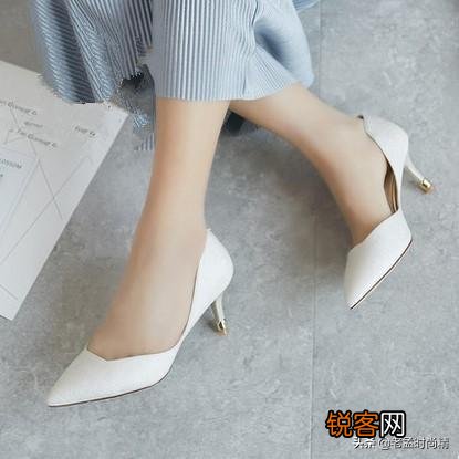 上班穿高跟鞋脚太痛了,有没有舒服不累的高跟鞋推荐呢？