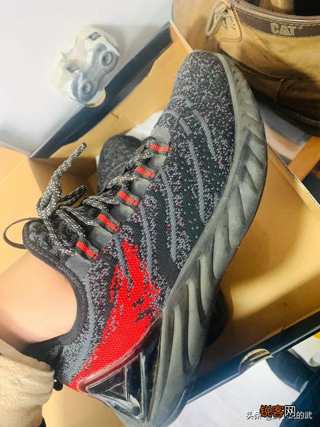 论踩屎感最强的,踩马路最合适的运动鞋是什么,为什么？