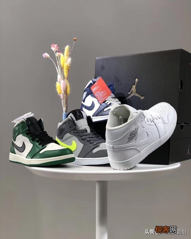 有什么比较舒适的小白鞋、平板鞋推荐？