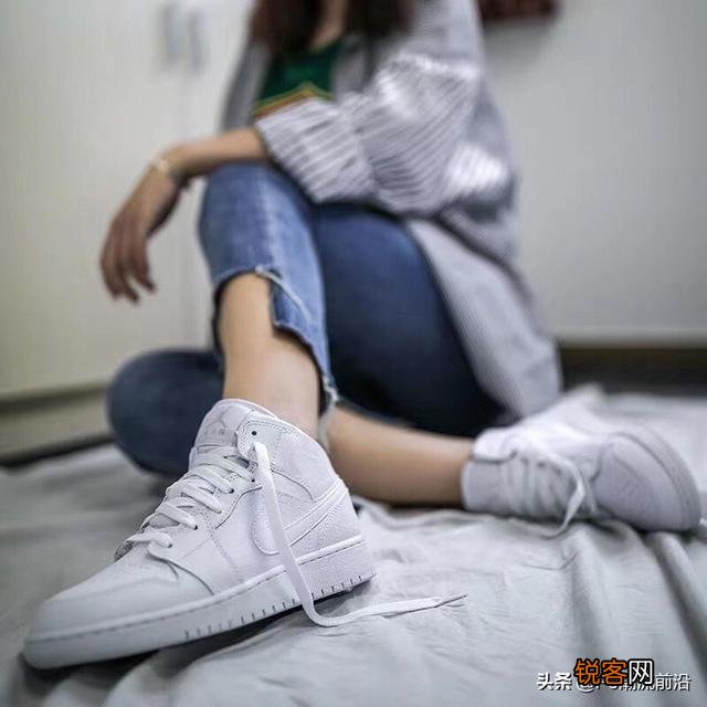 有什么比较舒适的小白鞋、平板鞋推荐？