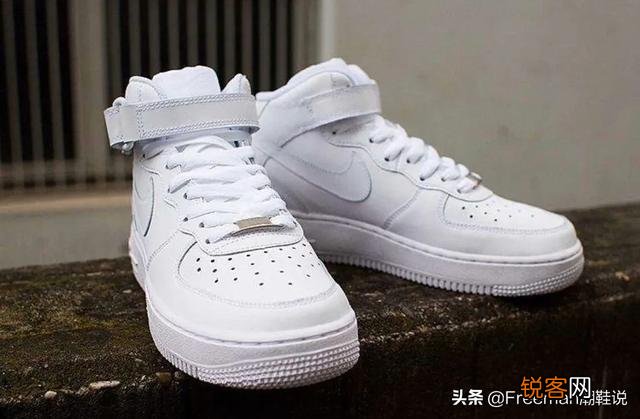脚比较肥,穿什么鞋好看？