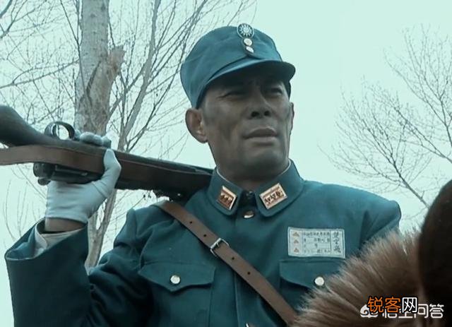 二战的日军为什么宁愿拼刺刀也不用冲锋枪？