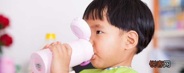 父母吵架摔东西对孩子的影响 父母吵架对孩子的影响会造成什么伤害