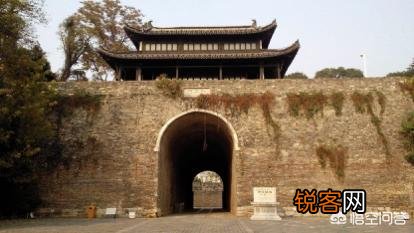 南京明城墙暗堡里,为何藏着一把欧洲刺刀？