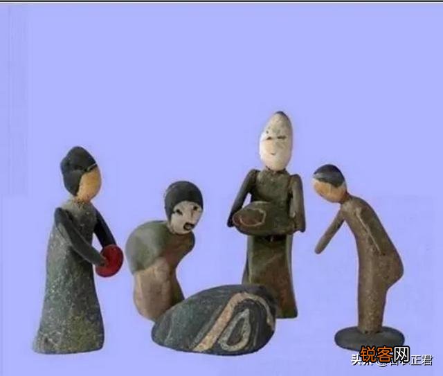 南京女子挖到两块石头,网上鉴定师说能卖百万,差点被骗, 你怎么看？