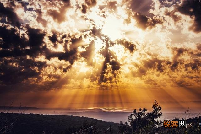 东航坠机,你还敢坐飞机吗？