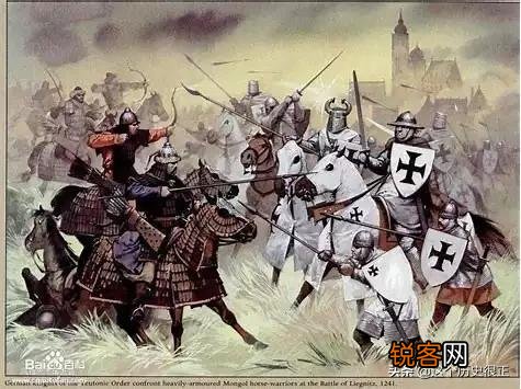 在中世纪的欧洲,如果想在正面战斗中击败穿得像铁罐头一样的骑士/下马骑士,应该怎么做？