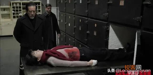 谁能解释《新世界》中徐天捅田丹数刀,田丹为何没流血致死？