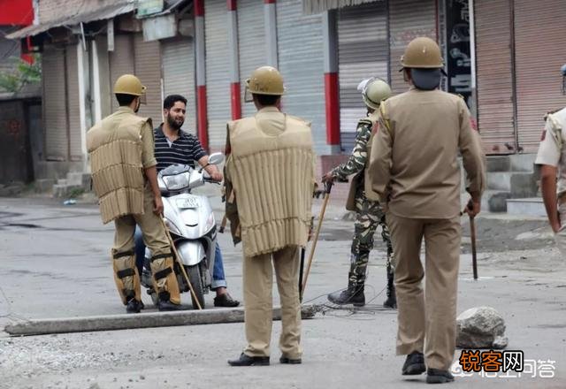 网传近期印度在克什米尔地区陈兵90万,是真的吗？为什么？
