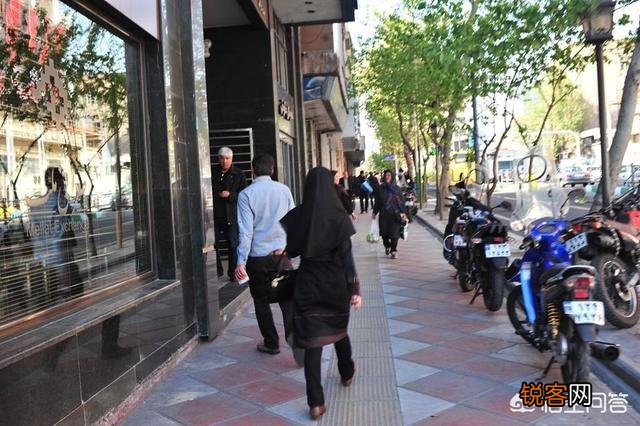 现在的伊朗穷苦老百姓希望跟美国开战吗？现在的伊拉克人民是怎么想的呢？