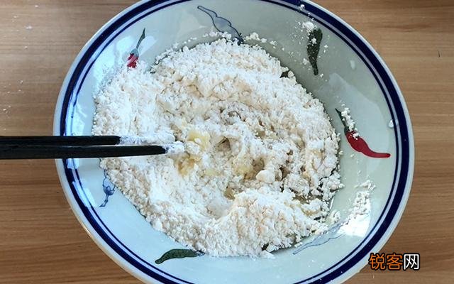 蛋黄酥的做法与配料 新手也能做酥香多层