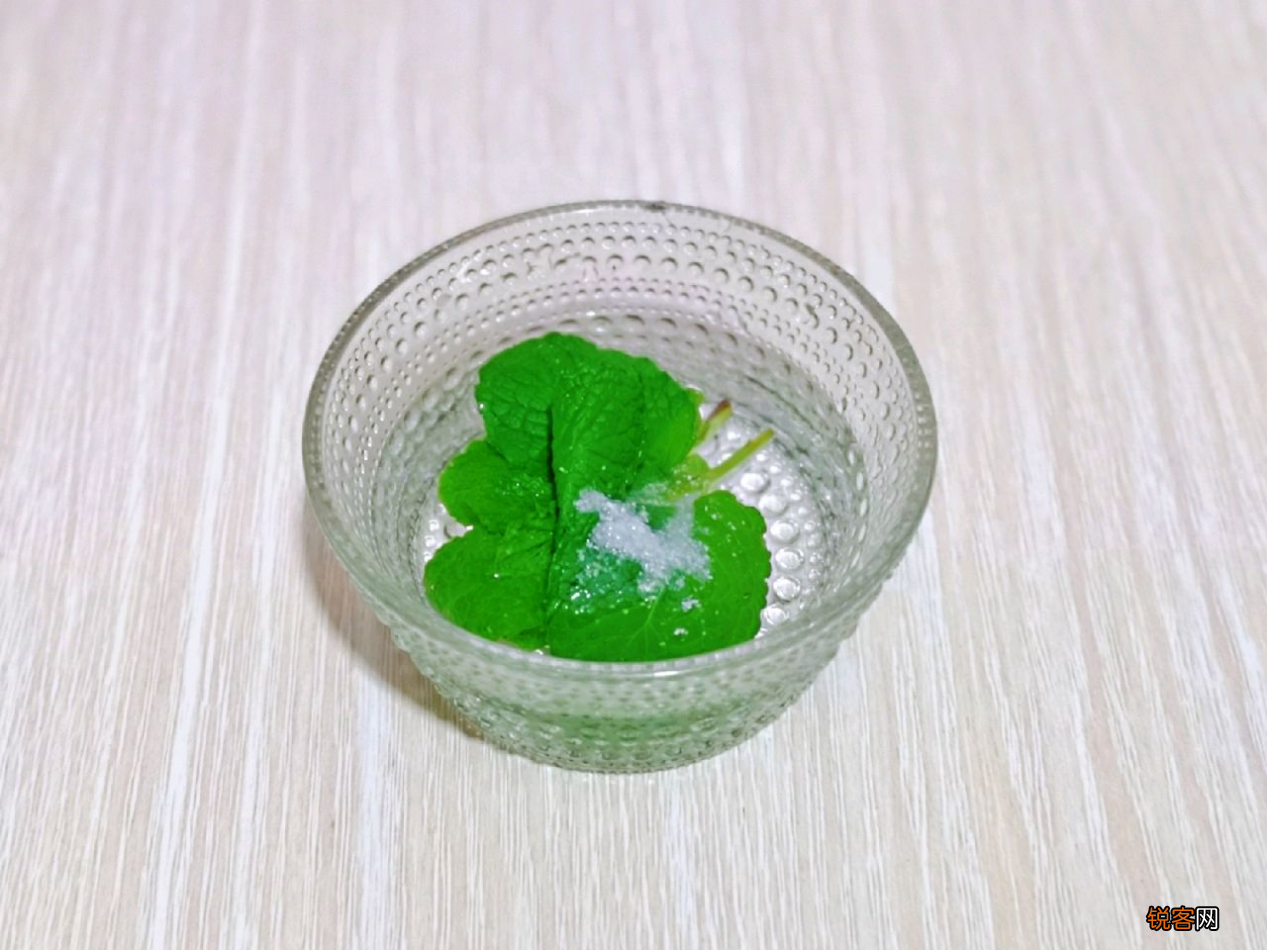 皮蛋豆腐的做法 爽口好吃味道赞