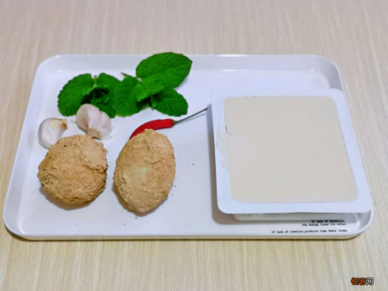 皮蛋豆腐的做法 爽口好吃味道赞