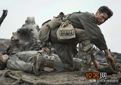 你觉得哪些战争电影可以和《黑鹰坠落》相媲美？为什么？