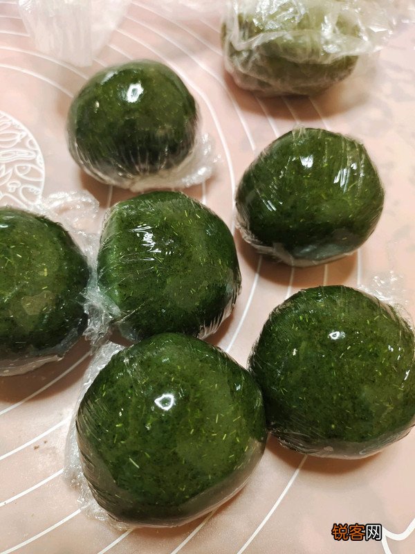 艾草粉青团的做法 艾草青团怎么做会绿窍门