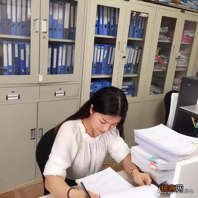 同事给我看黄片,算是猥亵我吗？