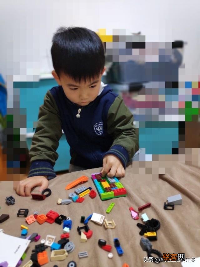 春节期间不能带3岁孩子出去玩能在家做什么有趣的活动？