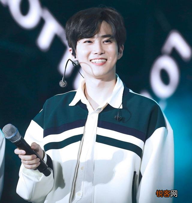 EXO12位成员现状 黄子韬回家继承父业，鹿晗因恋爱打烂一手好牌
