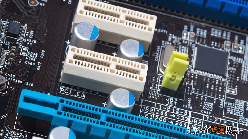 PCI-E插槽和PCI插槽的区别 需要掌握的有4点
