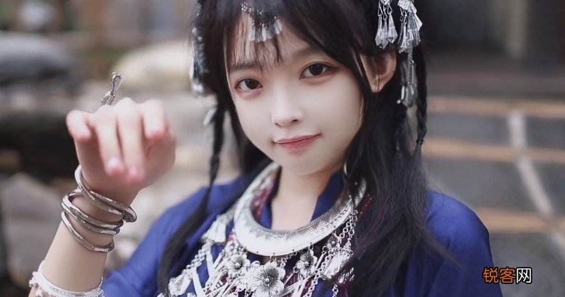 国风第一纯欲萝莉cos祢豆子 看似低龄少女，实则身高一米八