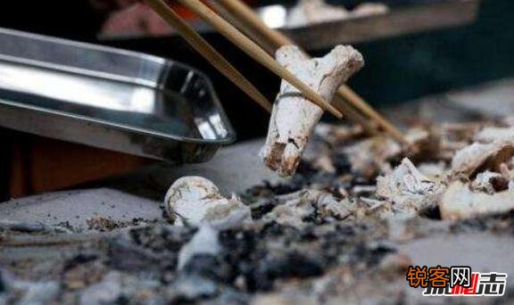 揭秘火葬场火化遗体全过程（谣言 火葬场工人吃130具女尸）