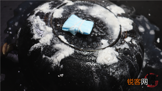 炒菜锅底油垢怎么去除 巧用小妙招旧锅变新锅