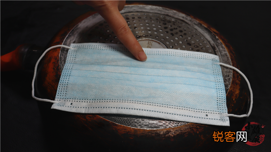 炒菜锅底油垢怎么去除 巧用小妙招旧锅变新锅