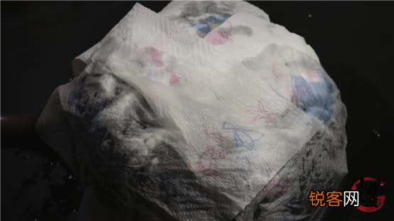 炒菜锅底油垢怎么去除 巧用小妙招旧锅变新锅