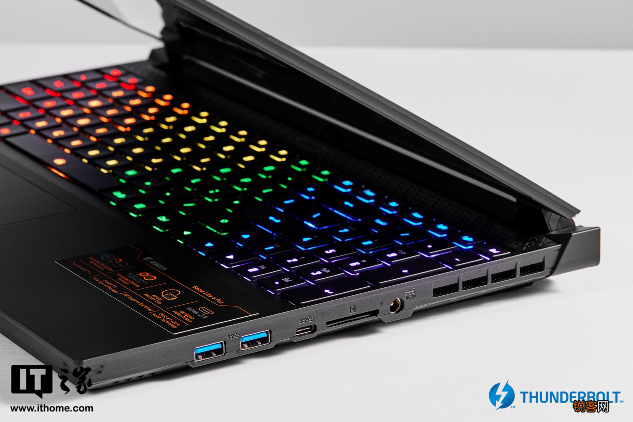 酷睿i7游戏本参数配置 技嘉AORUS 15P XD价格