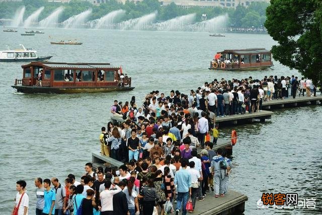 有人说南京玄武湖景色也不错还免费,却远远赶不上西湖,这是为什么？
